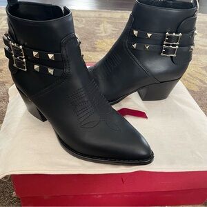 Valentino Garavani Rockstud Western Bootie